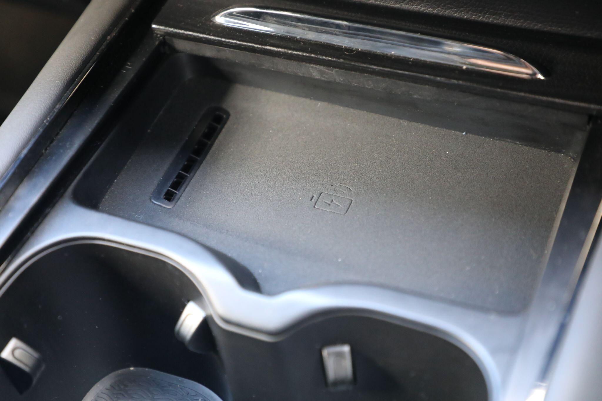 Large vehicle image